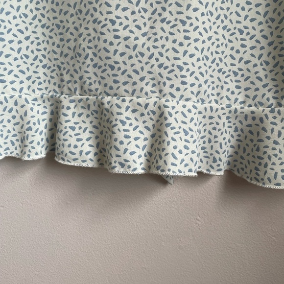 Sadie & Sage Front Tie Ruffle Long Sleeve Cropped Top Women's Size Small - Picture 3 of 7